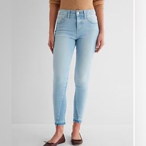 Express skinny jeans size 2R. Light blue. Very stretchy. Like new.